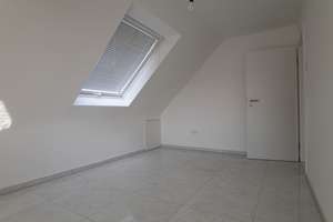 Modernisierte 3-Zimmer-Dachgeschosswohnung mit Fußbodenheizung und Gas-Wärmepumpe in Holzgerlingen – Kernerstraße 11, 71088 Holzgerlingen – Vorschaubild 8