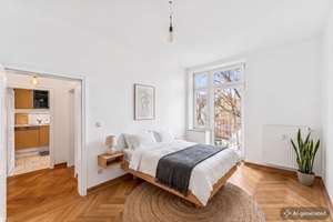 Helle 4-Zimmer-Altbauwohnung mit Aufzug und zwei Balkonen in Schwabing-West – Die vollständige Adresse der Immobilie erhältst du vom Anbieter., 80796 Neuschwabing, München – Vorschaubild 9