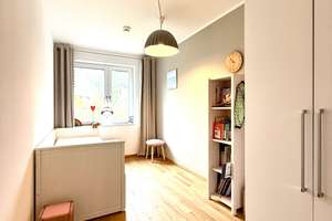 Familientraum - Endreihenhaus mit 7,5 Zimmern in Hamburg-Sülldorf – Die vollständige Adresse der Immobilie erhältst du vom Anbieter., 22589 Sülldorf, Hamburg – Vorschaubild 12