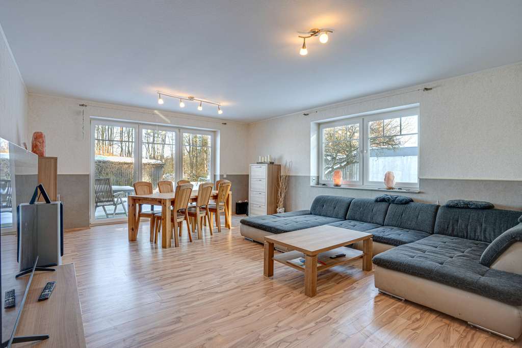 Immobilie in Neuberend - Moderner Bungalow mit großem Garten nahe Schleswig: BJ 2011, 139 m² Wfl., 4 Zi, Nord-Ost Terrasse - Bild 4