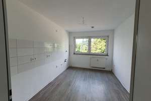Familienfreundliche 3- Zimmer-Wohnung mit Balkon!