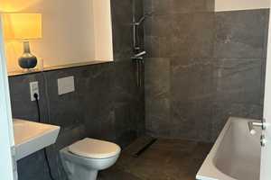 -Ideal für Familien- WG geeignet! Exklusive, neuwertige 4-Zimmer-Maisonette Wohnung – Talstraße 40, 40217 Düsseldorf – Vorschaubild 2
