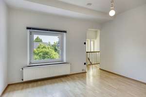 Ein Zuhause voller Möglichkeiten: 7 Zimmer & ein Garten zum Verlieben – Die vollständige Adresse der Immobilie erhältst du vom Anbieter., 53229 Holtorf, Bonn – Vorschaubild 9