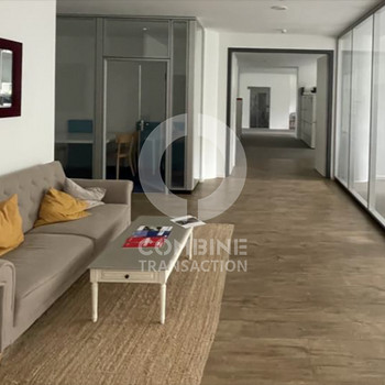 Zentral gelegene Büros mit Dachterrasse - combine Transaction