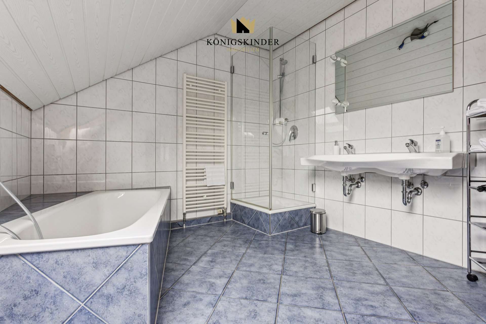 Immobilie in Eriskirch - Ruhig und sonnig gelegenes Mehrfamilienhaus mit 2 Ferienwohnungen, schnelle Verfügbarkeit - Bild 2