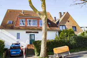 Kapitalanlage: zwei Häuser mit 5 Wohnungen plus EBK, Pool, Sauna, Garage und Stellplätze – Bochum – Vorschaubild 1