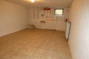Reihenhaus mit viel Platz und Ausbaumöglichkeit,  voll unterkellert, Garage, gute, ruhige SW- Lage. – Steinburg (Kreis) – Vorschaubild 36