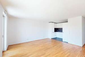 Ankommen in den Arkaden: Stilvolle 3-Zimmer-Wohnung mit Innenhof-Balkon