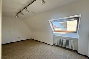 Großzügige Dachgeschosswohnung WG-geeignet - Zentral in Ulm – Die vollständige Adresse der Immobilie erhältst du vom Anbieter., 89073 Mitte, Ulm – Vorschaubild 5