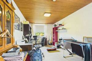 Solides 2‑Parteienhaus in Schandelah, 167m² Wohnfläche, Keller, 2 Garagen, zeitlose Klinkerfassade – Die vollständige Adresse der Immobilie erhältst du vom Anbieter., 38162 Cremlingen – Vorschaubild 4
