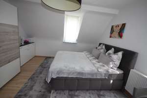 Gemütliche helle 4-Zimmer-Maisonette mit Blick zur Grabkapelle in S-Wangen – Eybacher Str.. 1, 70327 Wangen, Stuttgart – Vorschaubild 8