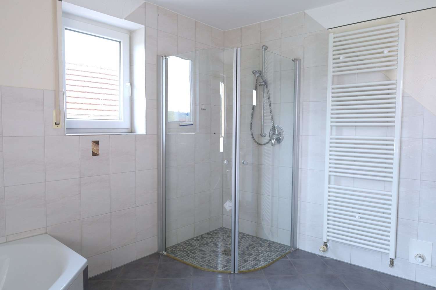 Immobilie in Bibertal - Hochwertiges Haus mit viel Platz 
in naturnaher Lage - Bild 3