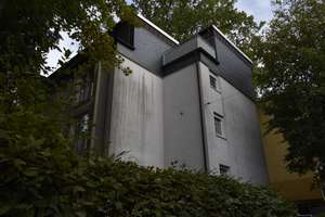 Lichtdurchflutete 3-Zimmer-Wohnung mit Balkon, Aufzug, Garage & neuwertiger Einbauküche – 42653 Gräfrath, Solingen – Vorschaubild 3
