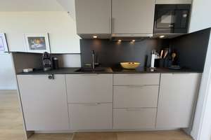 Moderne 2-Zimmer-Ecksuite mit TG-Stellplatz und herrlichem Trave- und Meerblick – Die vollständige Adresse der Immobilie erhältst du vom Anbieter., 23570 Travemünde, Lübeck – Vorschaubild 7