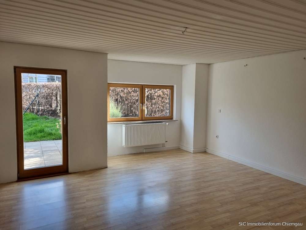 Immobilie in Obing - Ehemaliges Bauernhaus in zentraler Wohnlage mit 2 großen Wohnungen in Obing am See! - Bild 3