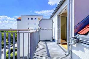 Stilvolle 3-Zimmer-Dachgeschosswohnung mit Terrasse in Top-Zustand, Johannisthal! – Trützschlerstr. 11, 12487 Johannisthal, Berlin – Vorschaubild 9