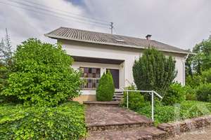 Viel Platz. Viel Grün. Viel Potenzial – Ihr neues Zuhause in Schmelz – Die vollständige Adresse der Immobilie erhältst du vom Anbieter., 66839 Schmelz – Vorschaubild 1