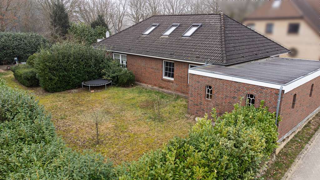 Immobilie in Ostrohe - Wohnen auf einer Ebene – charmanter Bungalow mit Garten und Garage in Ostrohe - Bild 3