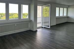 EI 6775 Ruhige, großzügige 4-Zimmer-Eigentumswohnung mit Süd-Loggia und Donaublick – Die vollständige Adresse der Immobilie erhältst du vom Anbieter., 93059 Reinhausen, Regensburg – Vorschaubild 2