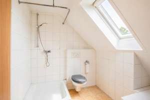 Gepflegte 3-Zimmer-Wohnung mit Balkon und Ausbaupotenzial im Speicher – 79108 Hochdorf, Freiburg im Breisgau – Vorschaubild 5