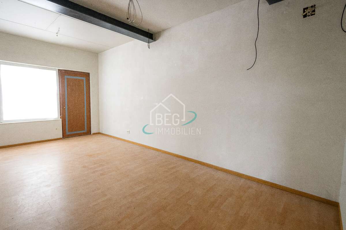 Immobilie in Michelfeld - Zwei Häuser, Gewerbe, Garagen & Freiflächen – vielseitiges Anwesen mit Potenzial - Bild 6