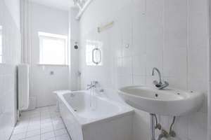 Sanierungsbedürftige 3-Zimmerwohnung | 67 m² | Balkon | Keller | Bezugsfrei – Die vollständige Adresse der Immobilie erhältst du vom Anbieter., 12169 Steglitz, Berlin – Vorschaubild 16