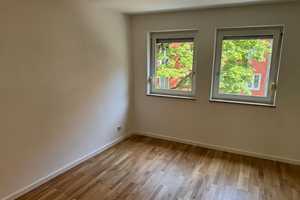 Stilvolle, lichtdurchflutete 4-Zimmer-Wohnung mit Balkon in München – München – Vorschaubild 6
