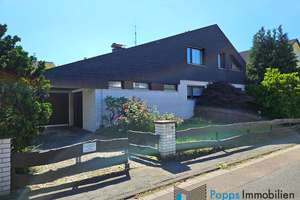 Großes freistehendes Einfamilienhaus mit Einliegerwohnung in ruhiger Seitenstraße von Fischbach – Die vollständige Adresse der Immobilie erhältst du vom Anbieter., 65779 Kelkheim (Taunus) – Vorschaubild 1