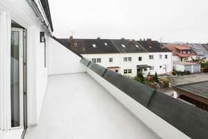 Helle großzügige 3 ZKB Dachwohnung mit sonniger Loggia und EBK zur Ablöse – Neuburger Straße 269, 86169 Hammerschmiede, Augsburg – Vorschaubild 2