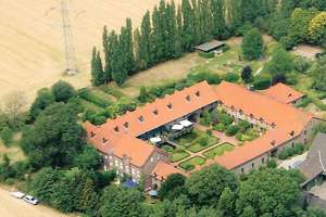 Attraktives und saniertes 8-Zimmer-Reihenhaus zur Miete in Grevenbroich, Grevenbroich-Gubisrath