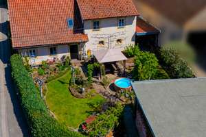 Saniertes Einfamilienhaus mit Denkmalschutz und Garten in Gerach – Die vollständige Adresse der Immobilie erhältst du vom Anbieter., 96161 Gerach – Vorschaubild 9