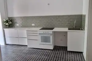 Ansprechende 2-Zimmer-EG-Wohnung mit gehobener Innenausstattung mit Einbauküche in Magdeburg – bodestraße m 22, 39118 Magdeburg – Vorschaubild 2