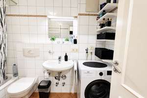 Vermietete 2-Zimmer-Wohnung mit Innenhofterrasse in bester Regensburger Altstadtlage – Die vollständige Adresse der Immobilie erhältst du vom Anbieter., 93047 Innenstadt, Regensburg – Vorschaubild 8