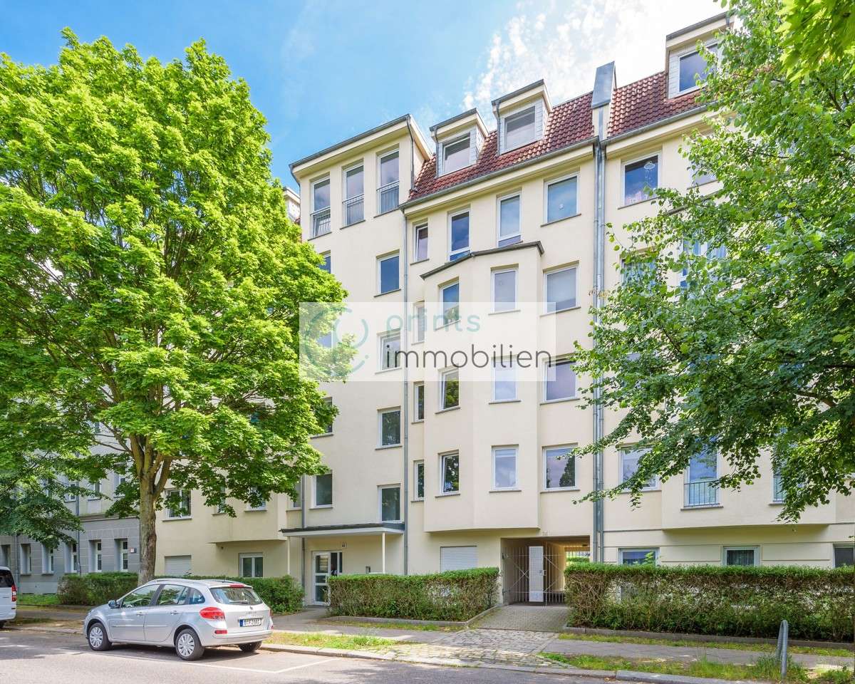 TOP PREIS KAPITALANLAGE IN DER MEYERBEERSTRASSE • 2 ZI • TERRASSE • VERMIETET • BJ 2000, Berlin – Bild 1