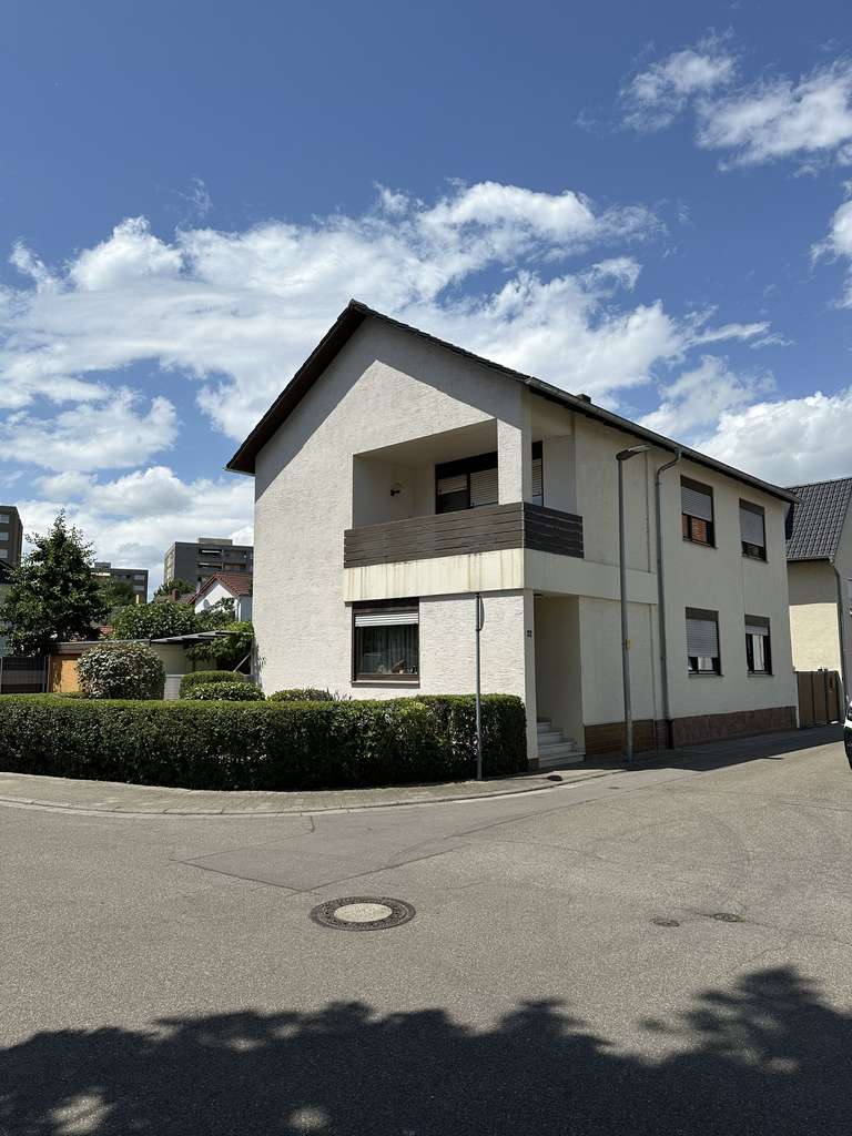 Immobilie in Mutterstadt - Freistehendes, geräumiges und gepflegtes 5-Zimmer-Haus in Mutterstadt - Bild 0