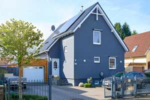Modernisiertes Einfamilienhaus mit PV-Anlage auf großzügigem Grundstück, sofort bezugsfrei – Die vollständige Adresse der Immobilie erhältst du vom Anbieter., 22927 Großhansdorf – Vorschaubild 1