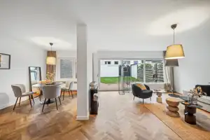 EINZIEHEN UND WOHLFÜHLEN - GROSSZÜGIGES REIHENMITTELHAUS MIT GARAGE – Bielefeld – Vorschaubild 5