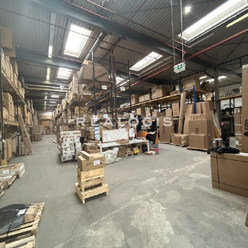 ca. 1.000 m² große ebenerdige Hallenfläche in Wentorf bei Hamburg