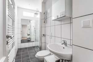 Stalinbau-Ensemble: praktische und helle 2-Zimmer-Wohnung direkt auf der Frankfurter Allee – Die vollständige Adresse der Immobilie erhältst du vom Anbieter., 10247 Friedrichshain, Berlin – Vorschaubild 7