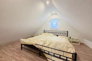 Energetisch modernisiertes Einfamilienhaus mit Carport und schönem Garten! – Die vollständige Adresse der Immobilie erhältst du vom Anbieter., 96482 Ahorn – Vorschaubild 19