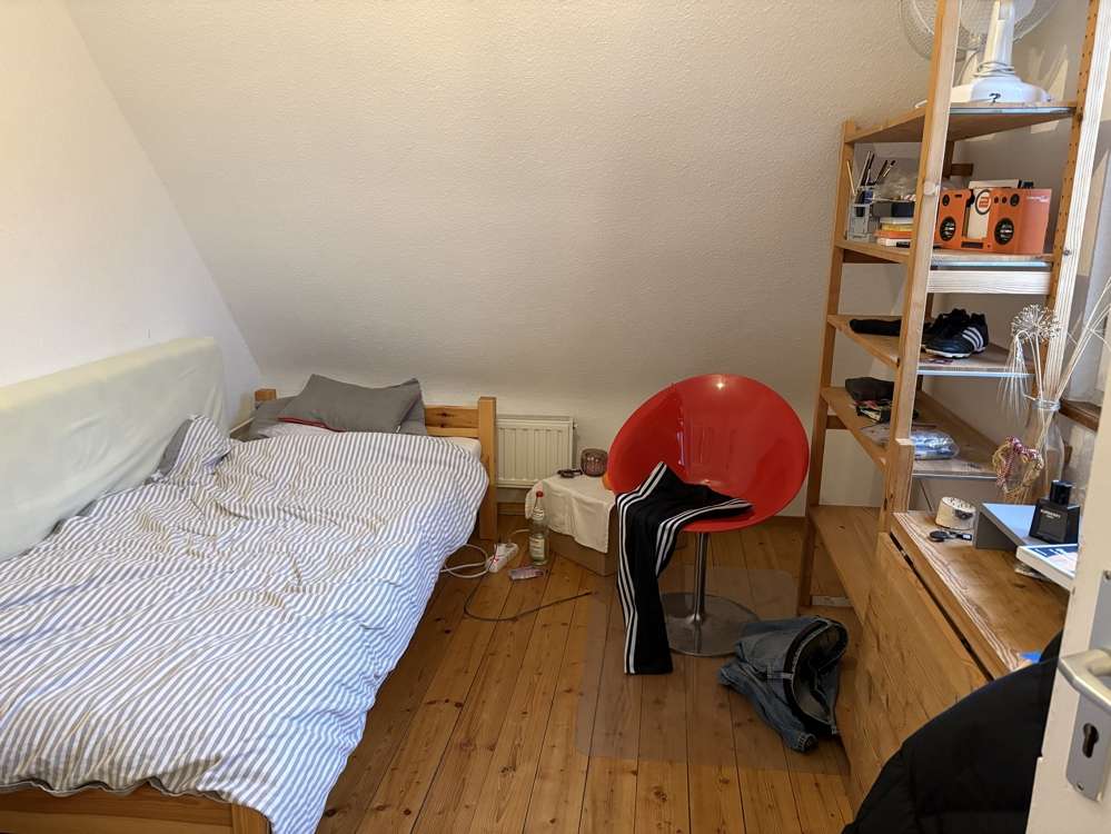 Immobilie in Crailsheim - Großes, vermietetes 2 Familienhaus mit Ausbaumöglichkeit auf ca. 3.361 m² großem Grundstück - Bild 4