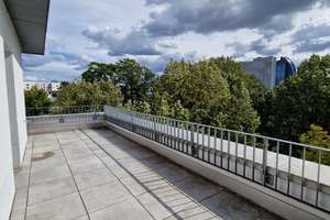 Modernes Penthouse mit 52 m² Dachterrasse und Tiefgarage