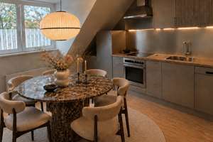 Über den Dächern von Unterbilk: helle 4-Zimmer-Maisonette mit Südbalkon und hochwertiger Ausstattung – Benzenbergstraße 9, 40219 Unterbilk, Düsseldorf – Vorschaubild 3