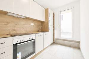 Attraktive 9-Zimmer-Wohnung mit 2 Dachterrassen, 2 Einbauküchen sowie 3 Nasszellen in zentraler Lage – Die vollständige Adresse der Immobilie erhältst du vom Anbieter., 70178 Rotebühl, Stuttgart – Vorschaubild 8
