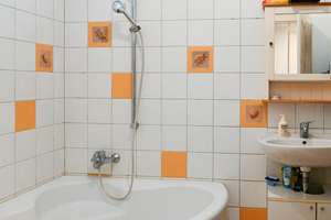 2 Zi- Altbau-ETW Fr Stühlinger EG SNR an kleiner Gartenfläche, vermietet – 79106 Stühlinger-Eschholz, Freiburg im Breisgau – Vorschaubild 10