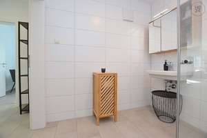 Wunderschöne,modern möblierte Wohnung mit Innenhof zum Mitnutzen in Stuttgart Ost (Berg) – Die vollständige Adresse der Immobilie erhältst du vom Anbieter., 70190 Berg, Stuttgart – Vorschaubild 11