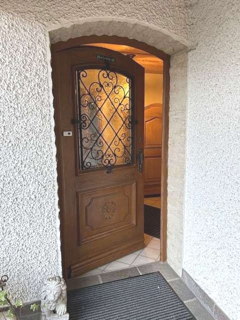 Immobilie in Winhöring - Wunderschönes freistehendes Einfamilienhaus im Landhausstil  mit großem Garten - Bild 4