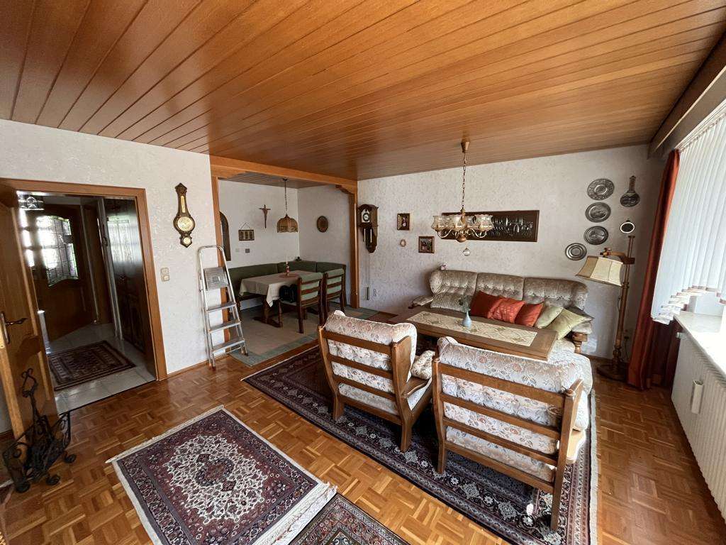 Immobilie in Donaustauf - Freies 5-Zi. RMH mit Garage, Garten und West-Terrasse in Donaustauf - Bild 1