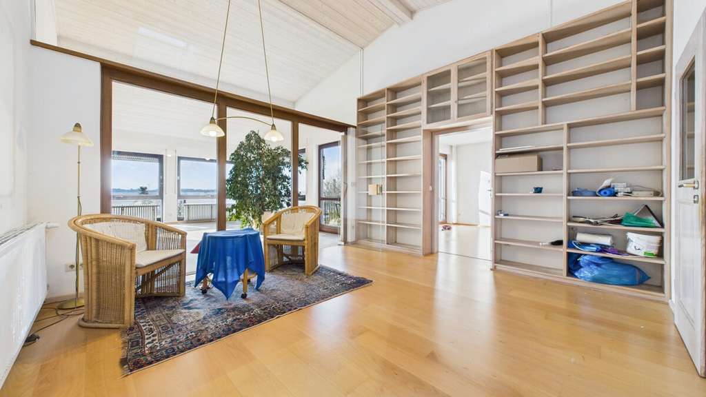 Immobilie in Friedberg - Seltenes Unikat mit Sanierungsbedarf und Weitblick ins Grüne! - Bild 1