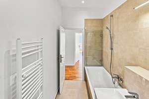 **Erstbezug nach Sanierung – helles Wohnen mit Balkon im grünen Kiez** – 14165 Zehlendorf, Berlin – Vorschaubild 13